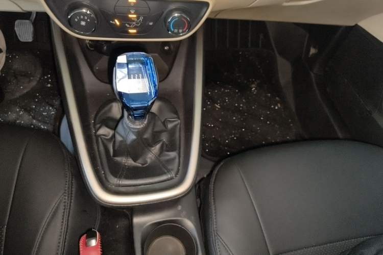 Used Ford Escort 2015 1.5L Manual Comfort Model Gear Lever