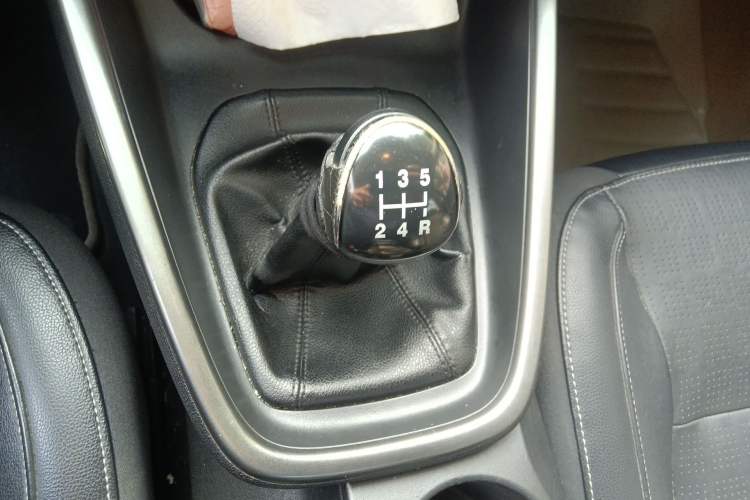 Used Ford Escort 2015 1.5L Manual Fashion Edition Gear Lever