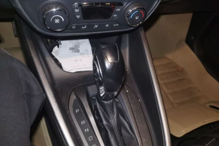 Used Ford Escort 2015 1.5L Automatic Comfort Edition Gear Lever