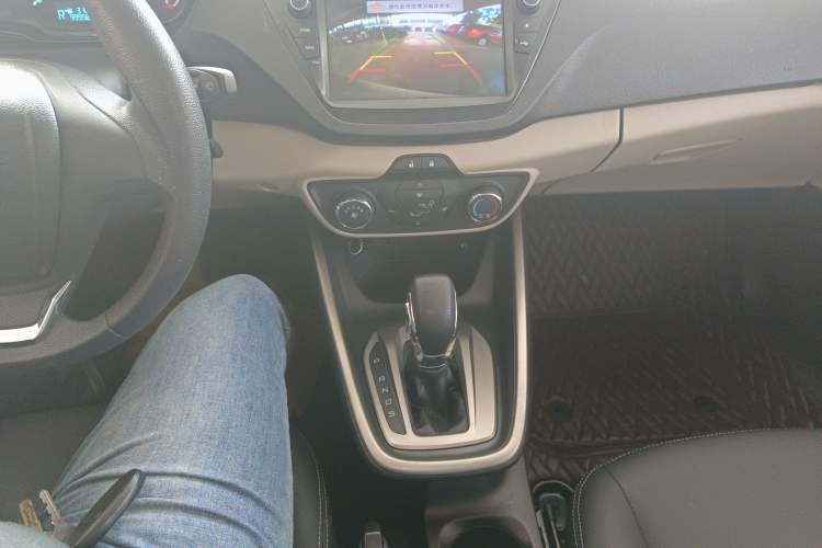 Used Ford Escort 2015 1.5L Automatic Comfort Edition Gear Lever