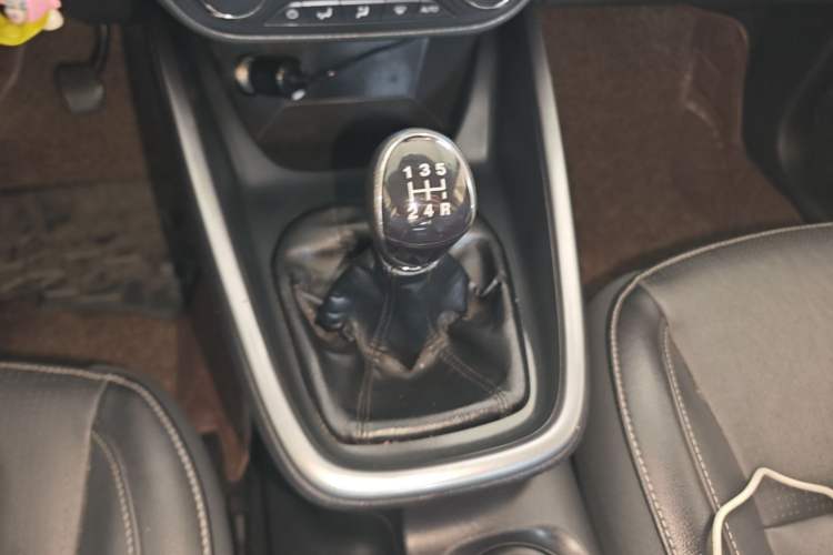 Used Ford Escort 2015 1.5L Manual Fashion Edition Gear Lever