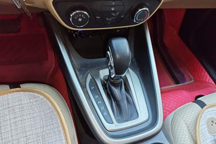 Used Ford Escort 2015 1.5L Automatic Comfort Edition Gear Lever