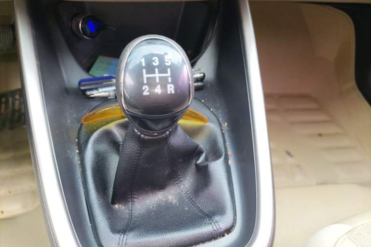 Used Ford Escort 2015 1.5L Manual Fashion Edition Gear Lever