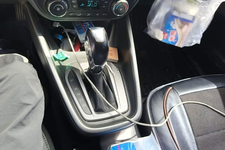 Used Ford Escort 2015 1.5L Automatic Comfort Edition Gear Lever