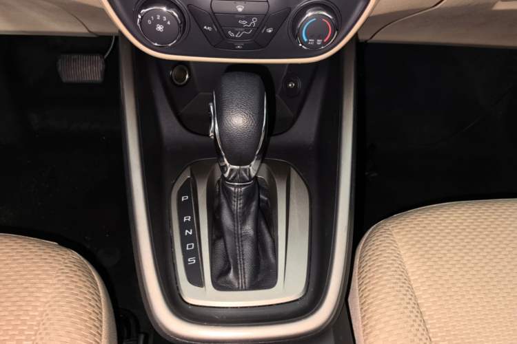 Used Ford Escort 2015 1.5L Automatic Comfort Edition Gear Lever