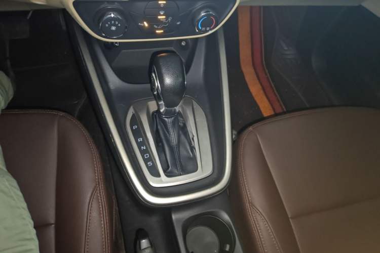 Used Ford Escort 2015 1.5L Automatic Comfort Edition Gear Lever