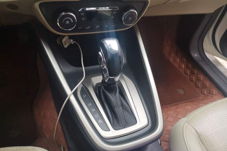 Used Ford Escort 2015 1.5L Automatic Comfort Edition Gear Lever