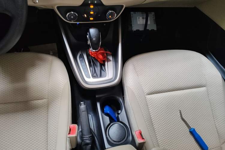 Used Ford Escort 2015 1.5L Automatic Comfort Edition Gear Lever