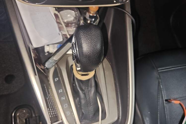Used Ford Escort 2015 1.5L Automatic Comfort Edition Gear Lever
