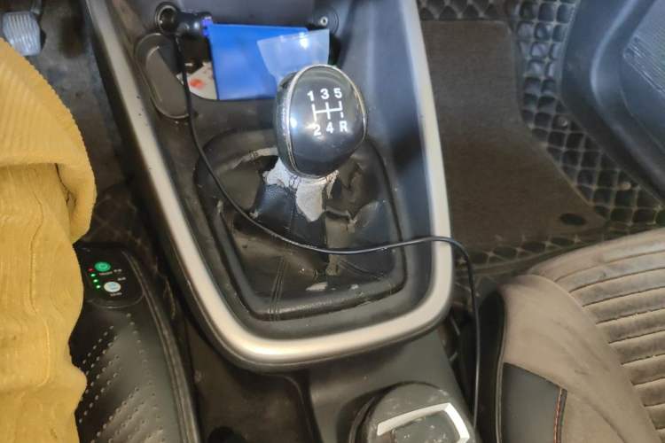Used Ford Escort 2015 1.5L Manual Comfort Model Gear Lever