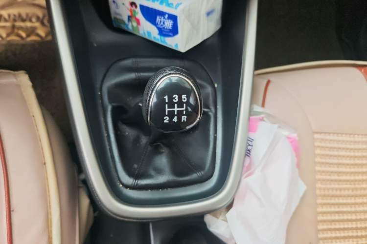 Used Ford Escort 2015 1.5L Manual Comfort Model Gear Lever