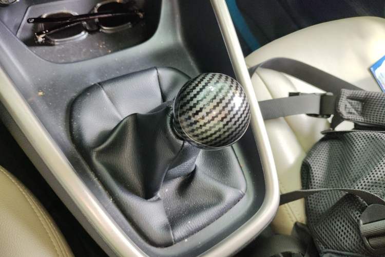 Used Ford Escort 2015 1.5L Manual Comfort Model Gear Lever