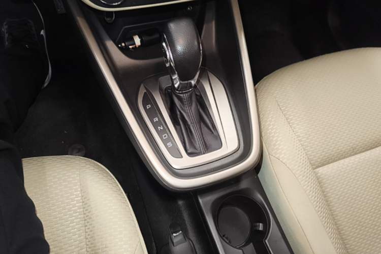 Used Ford Escort 2015 1.5L Automatic Comfort Edition Gear Lever
