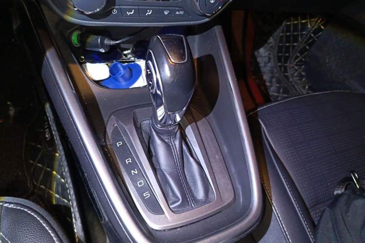 Used Ford Escort 2015 1.5L Automatic Fashion Model Gear Lever