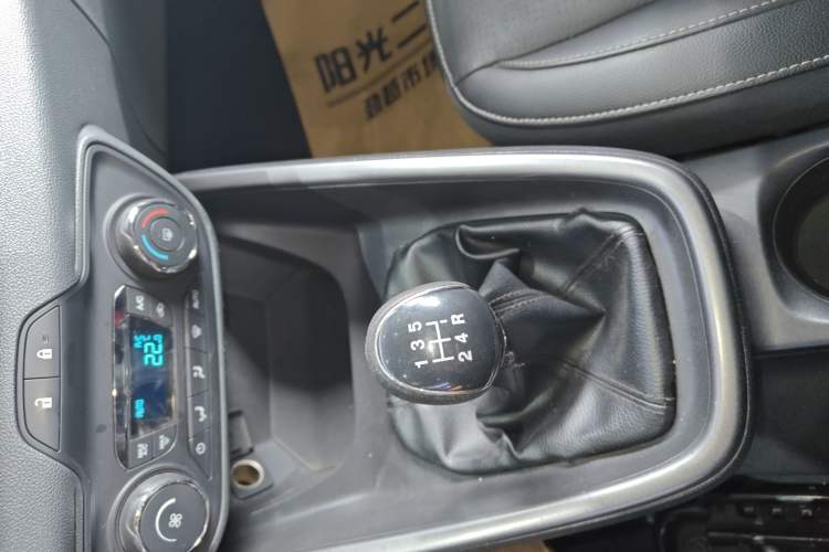 Used Ford Escort 2015 1.5L Manual Fashion Edition Gear Lever