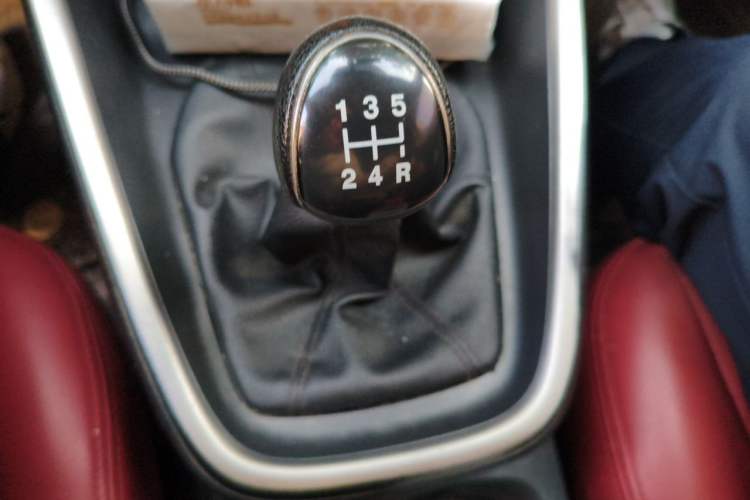 Used Ford Escort 2015 1.5L Manual Comfort Model Gear Lever