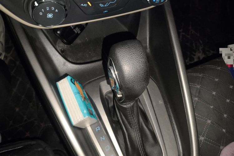 Used Ford Escort 2015 1.5L Automatic Comfort Edition Gear Lever