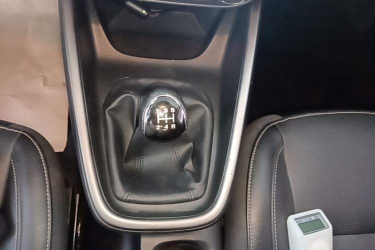 Used Ford Escort 2015 1.5L Manual Fashion Edition Gear Lever