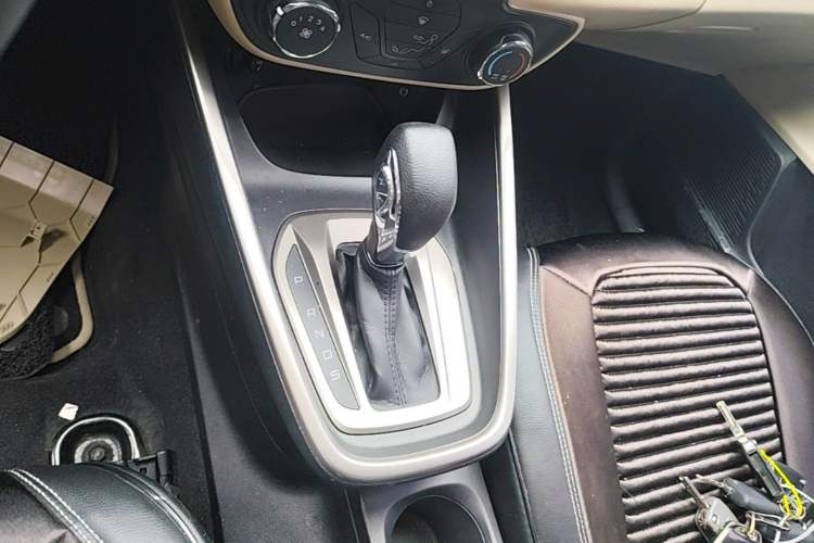 Used Ford Escort 2015 1.5L Automatic Comfort Edition Gear Lever