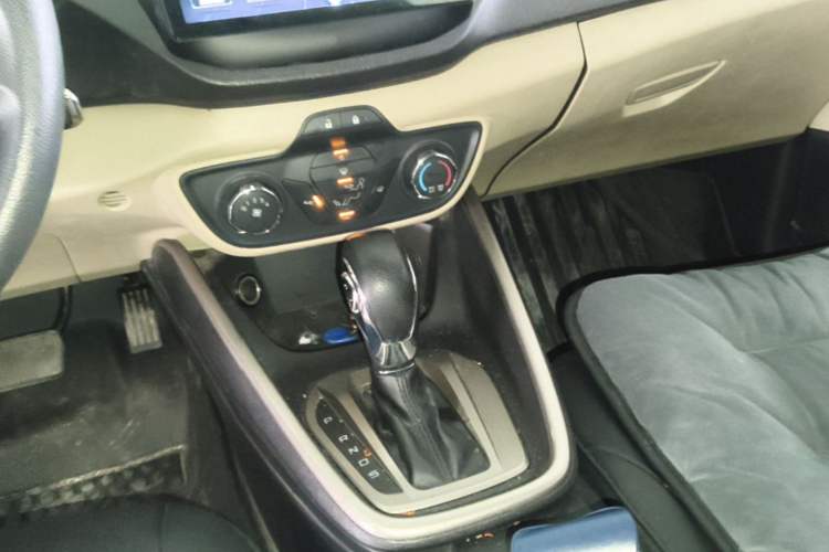 Used Ford Escort 2015 1.5L Automatic Comfort Edition Gear Lever