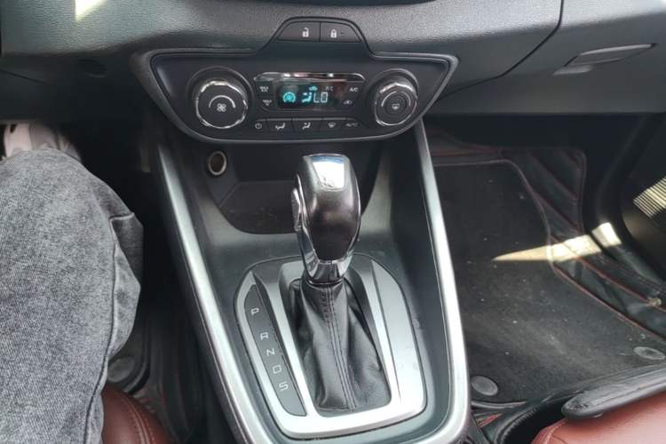 Used Ford Escort 2015 1.5L Automatic Fashion Model Gear Lever