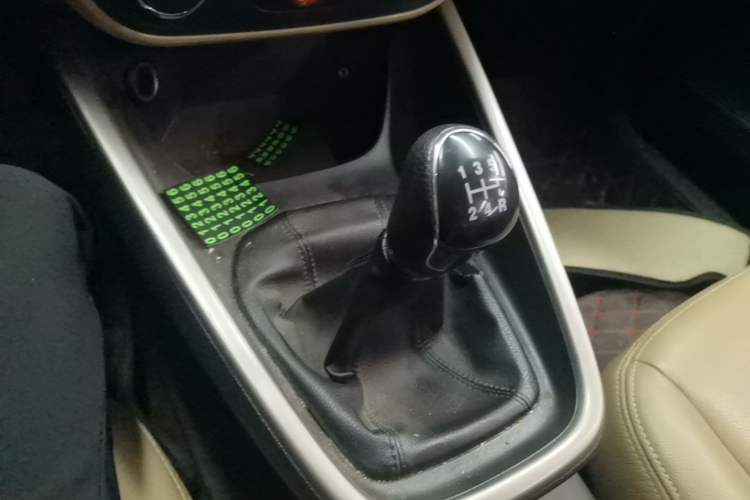Used Ford Escort 2015 1.5L Manual Comfort Model Gear Lever
