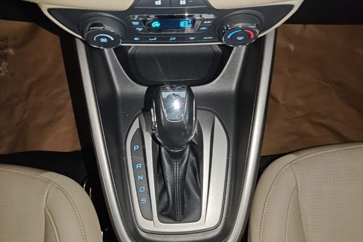 Used Ford Escort 2015 1.5L Automatic Fashion Model Gear Lever
