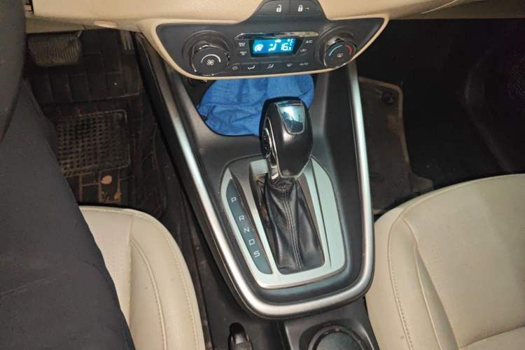 Used Ford Escort 2015 1.5L Automatic Fashion Model Gear Lever