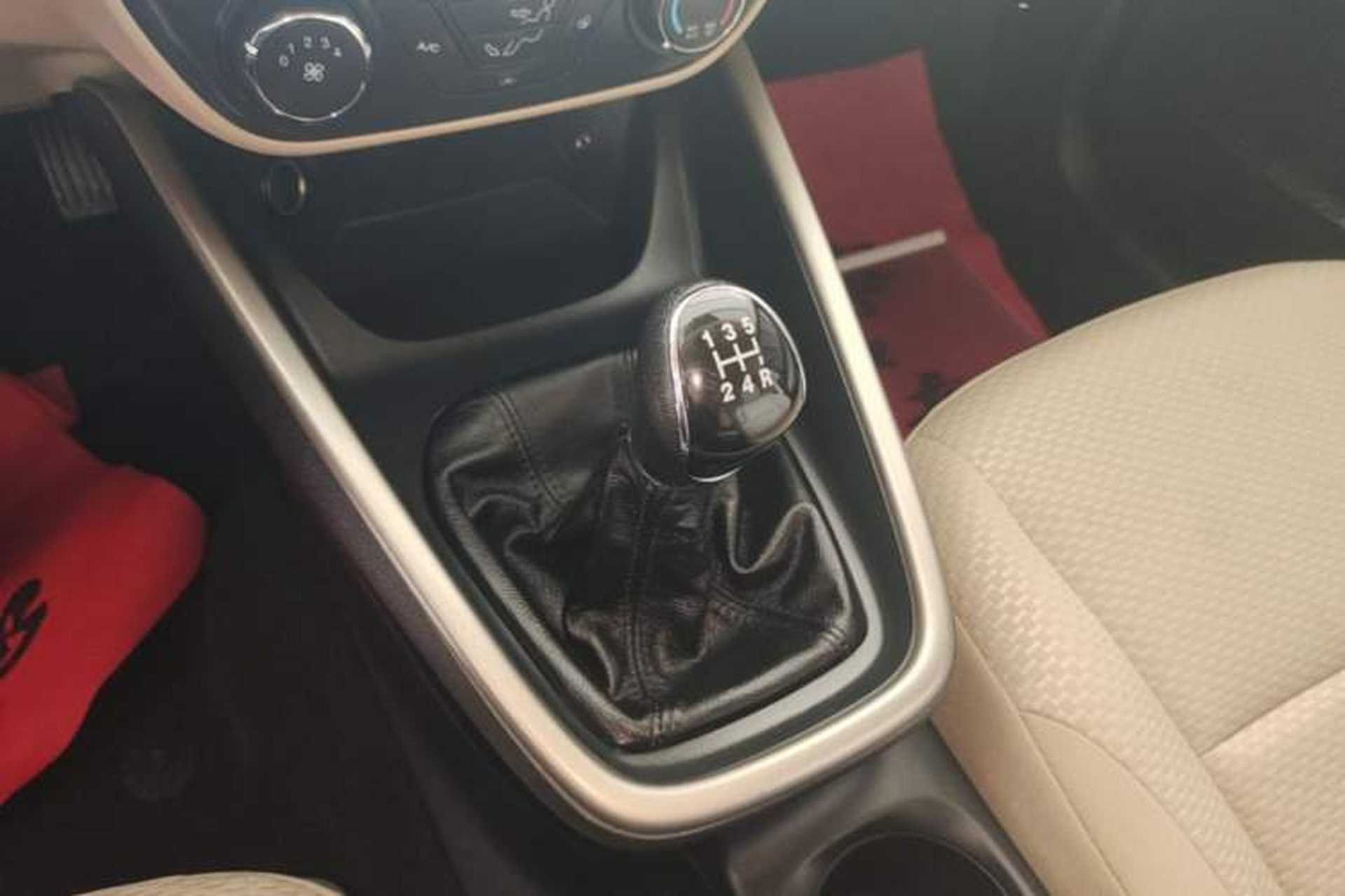 Used Ford Escort 2015 1.5L Manual Comfort Model Gear Lever