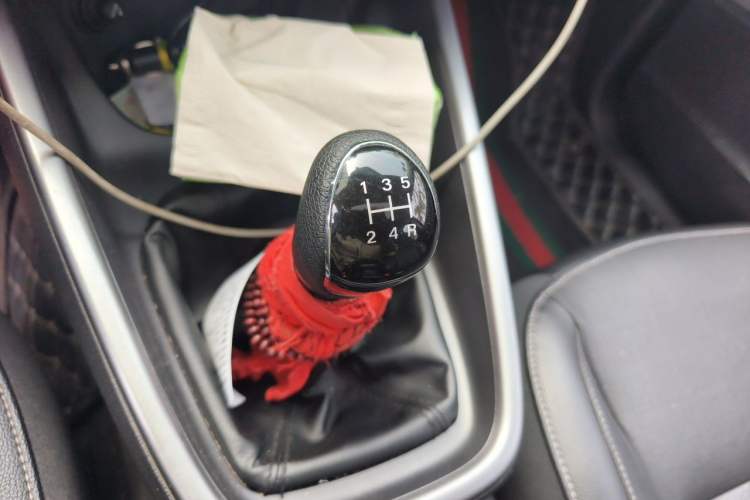 Used Ford Escort 2015 1.5L Manual Fashion Edition Gear Lever