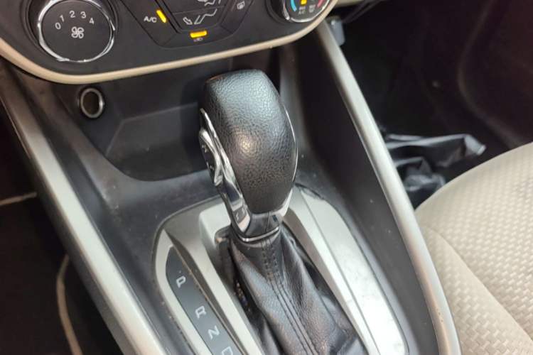 Used Ford Escort 2015 1.5L Automatic Comfort Edition Gear Lever
