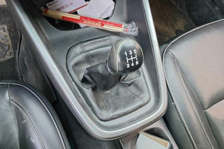 Used Ford Escort 2015 1.5L Manual Fashion Edition Gear Lever