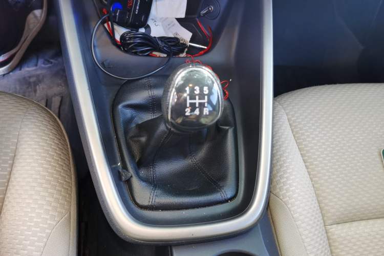 Used Ford Escort 2015 1.5L Manual Comfort Model Gear Lever