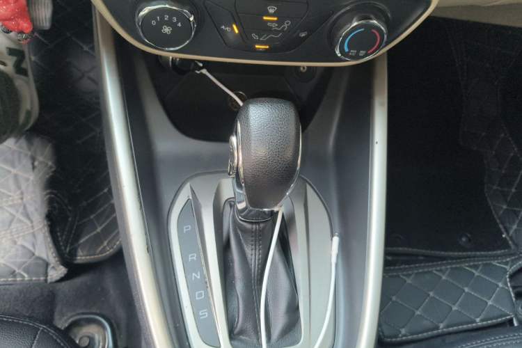 Used Ford Escort 2015 1.5L Automatic Comfort Edition Gear Lever