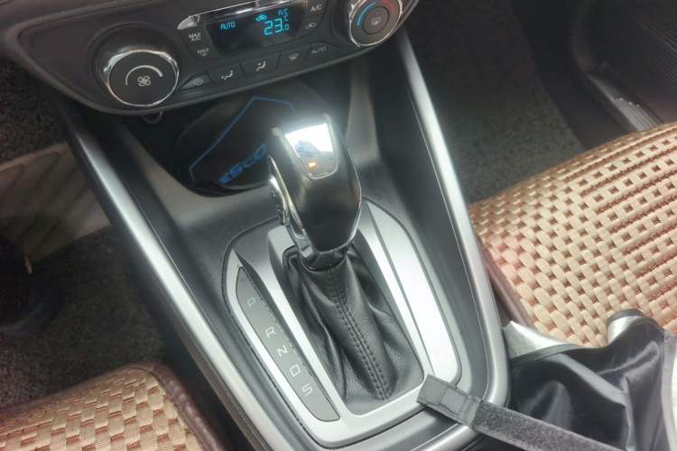 Used Ford Escort 2015 1.5L Automatic Fashion Model Gear Lever
