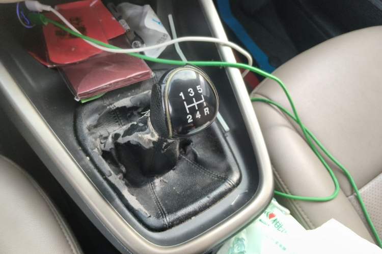 Used Ford Escort 2015 1.5L Manual Comfort Model Gear Lever