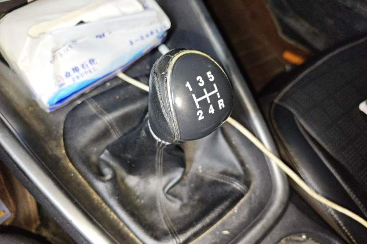 Used Ford Escort 2015 1.5L Manual Fashion Edition Gear Lever