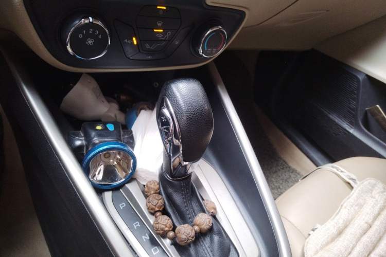 Used Ford Escort 2015 1.5L Automatic Comfort Edition Gear Lever