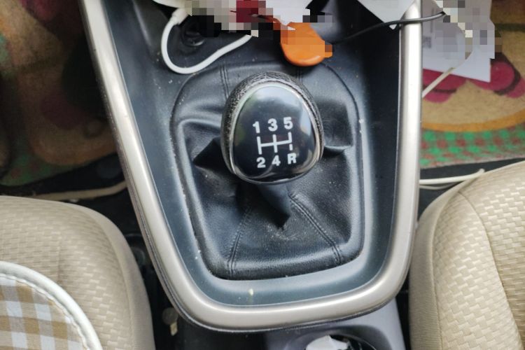 Used Ford Escort 2015 1.5L Manual Comfort Model Gear Lever