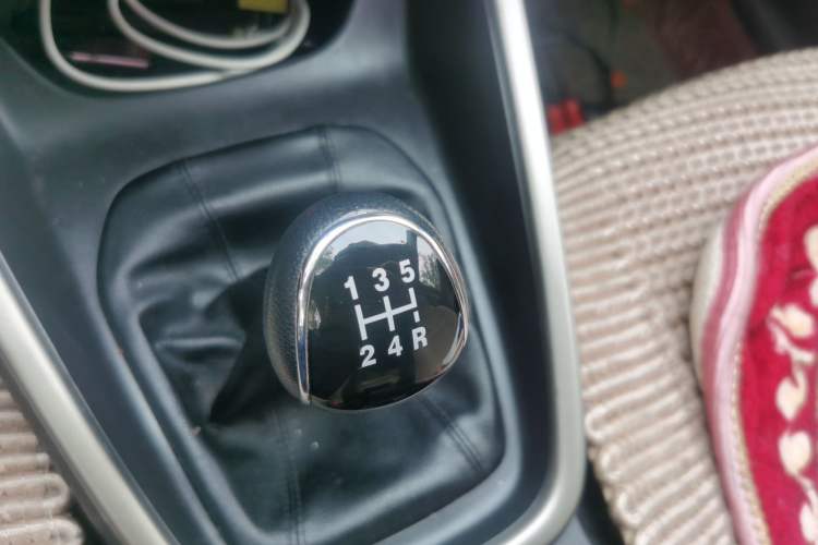 Used Ford Escort 2015 1.5L Manual Comfort Model Gear Lever