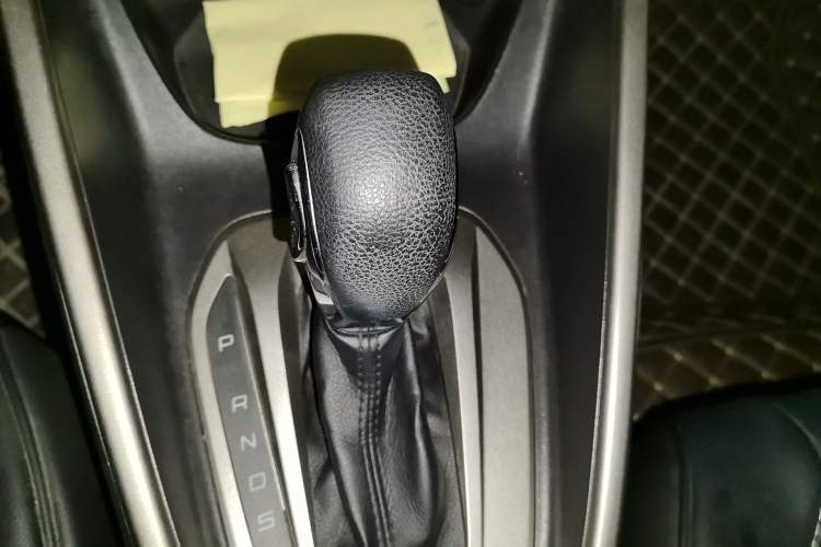 Used Ford Escort 2015 1.5L Automatic Comfort Edition Gear Lever
