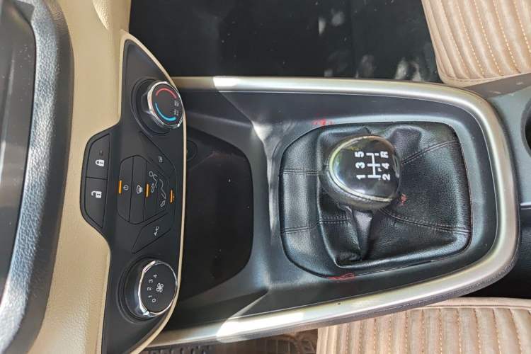 Used Ford Escort 2015 1.5L Manual Comfort Model Gear Lever