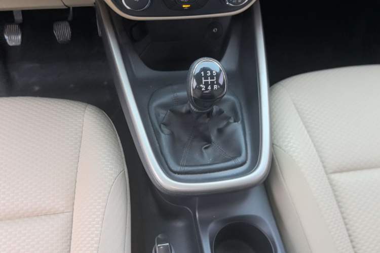 Used Ford Escort 2015 1.5L Manual Comfort Model Gear Lever