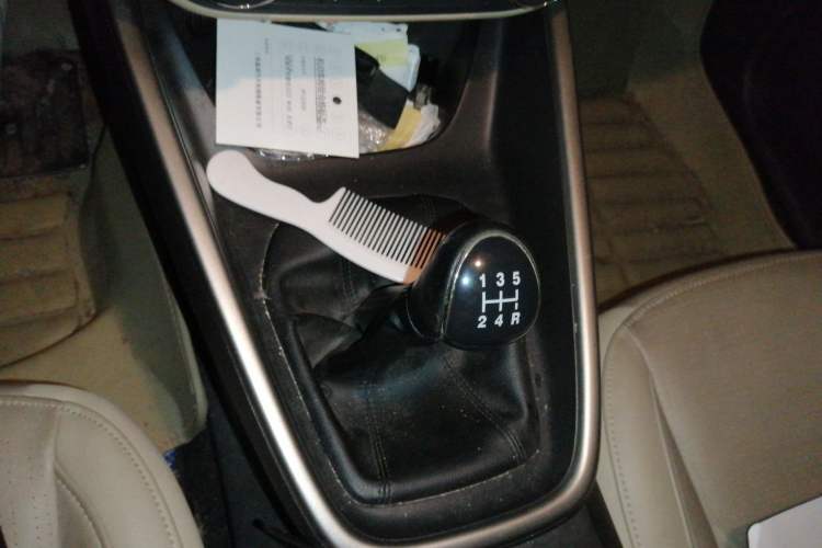 Used Ford Escort 2015 1.5L Manual Fashion Edition Gear Lever