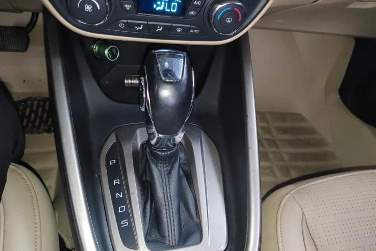 Used Ford Escort 2015 1.5L Automatic Fashion Model Gear Lever