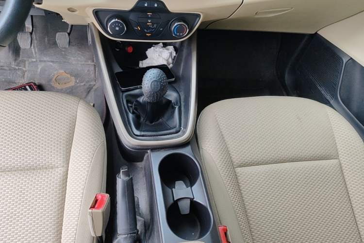 Used Ford Escort 2015 1.5L Manual Comfort Model Gear Lever