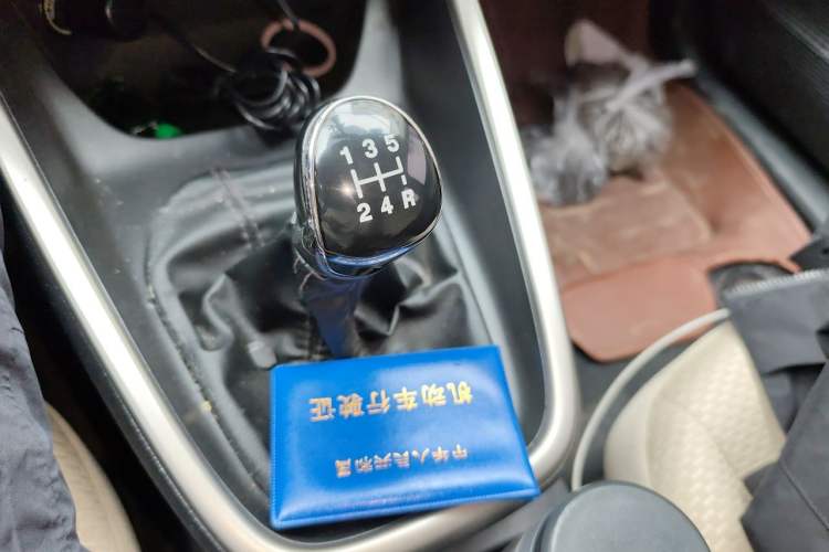 Used Ford Escort 2015 1.5L Manual Comfort Model Gear Lever