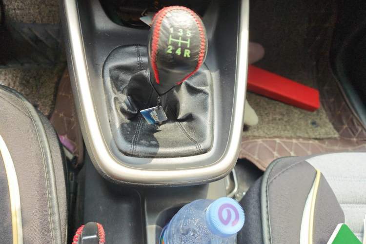 Used Ford Escort 2015 1.5L Manual Comfort Model Gear Lever