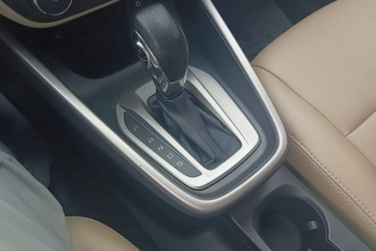 Used Ford Escort 2015 1.5L Automatic Comfort Edition Gear Lever