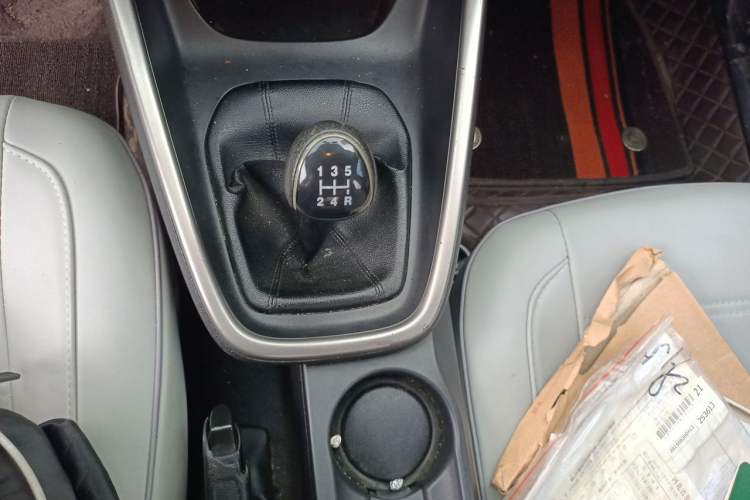 Used Ford Escort 2015 1.5L Manual Comfort Model Gear Lever